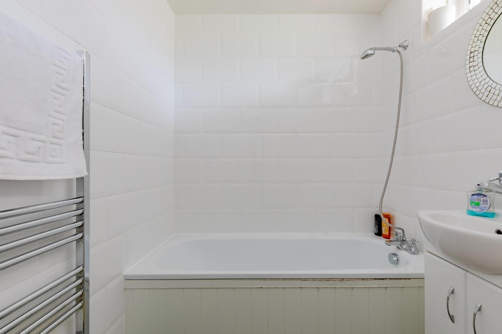 Characterful 1 Bedroom Flat Close To Dlr Apartament *