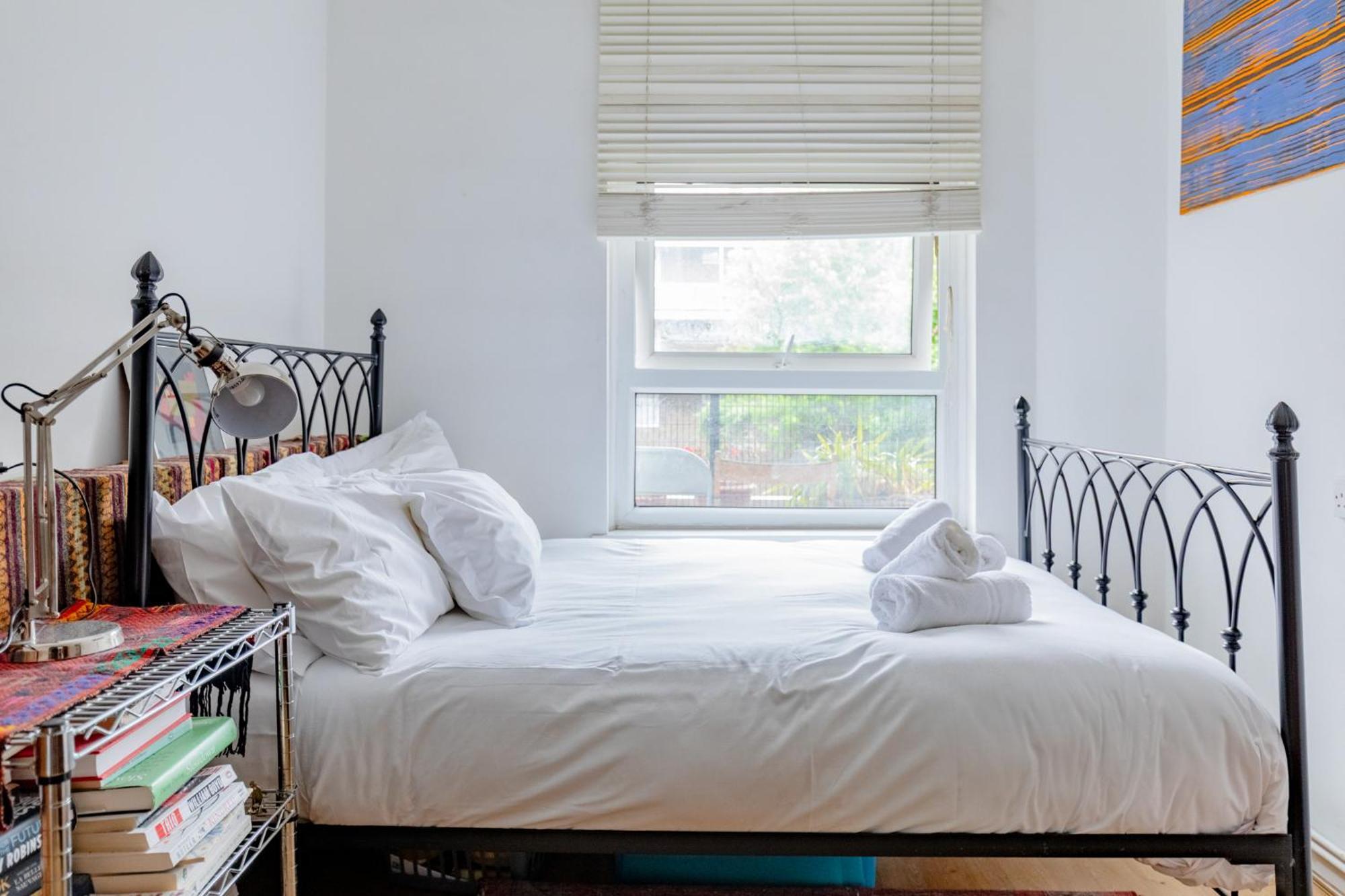 Characterful 1 Bedroom Flat Close To Dlr Apartament *