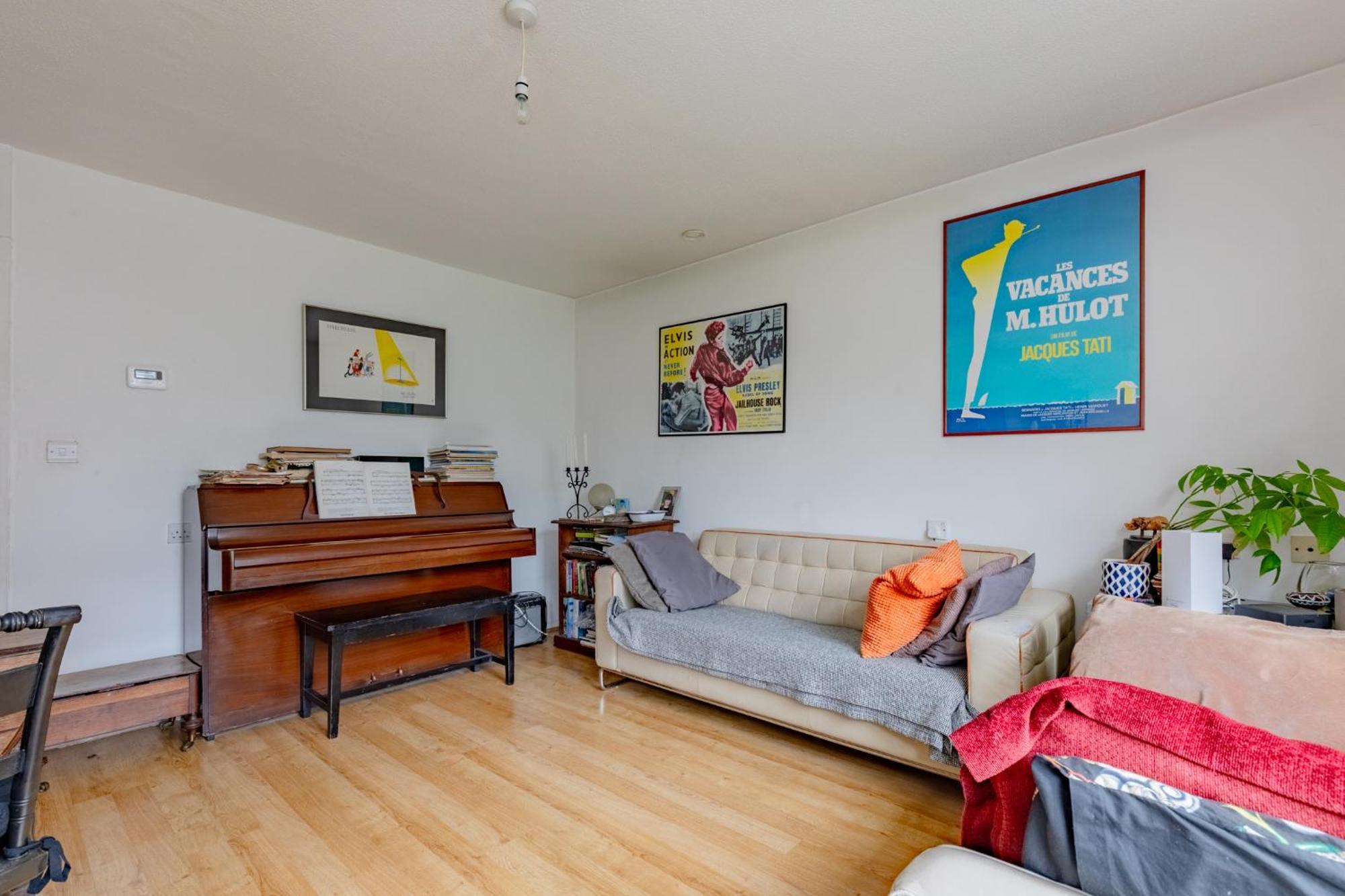 Characterful 1 Bedroom Flat Close To Dlr London